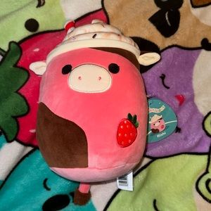 Rishi the strawberry milkshake cow squishmallow NWT